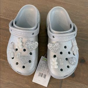 Crocs sliver glitter platform clog with jibbitz